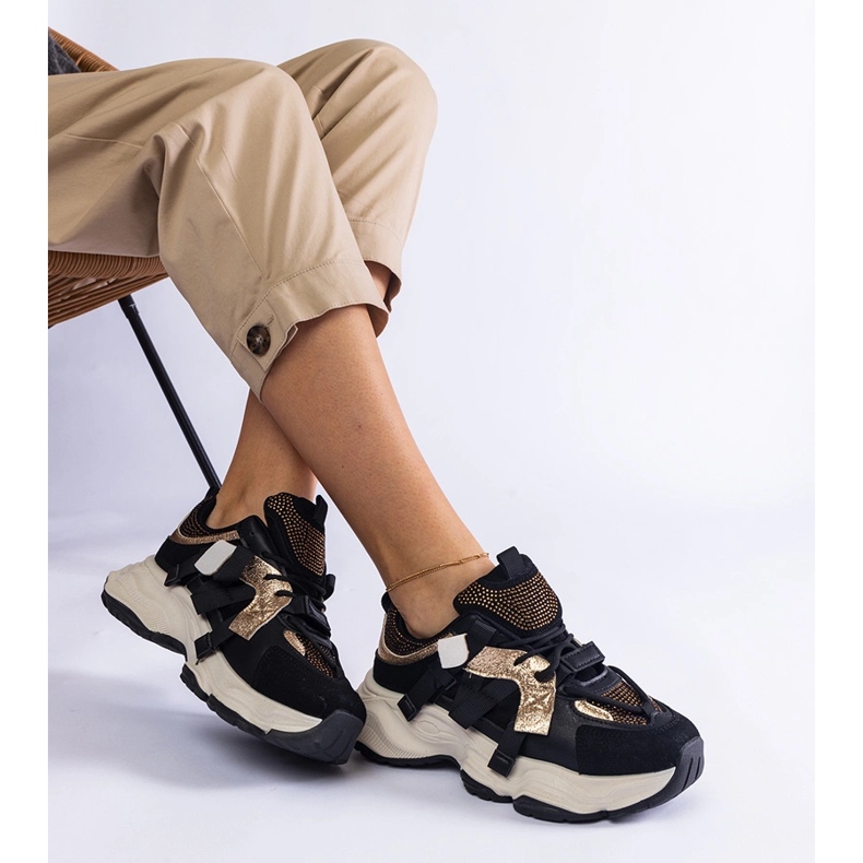 Sneakers nere con inserti dorati nero 1