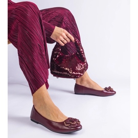 Ballerine bordeautiche decorate con un fiore rosso 1