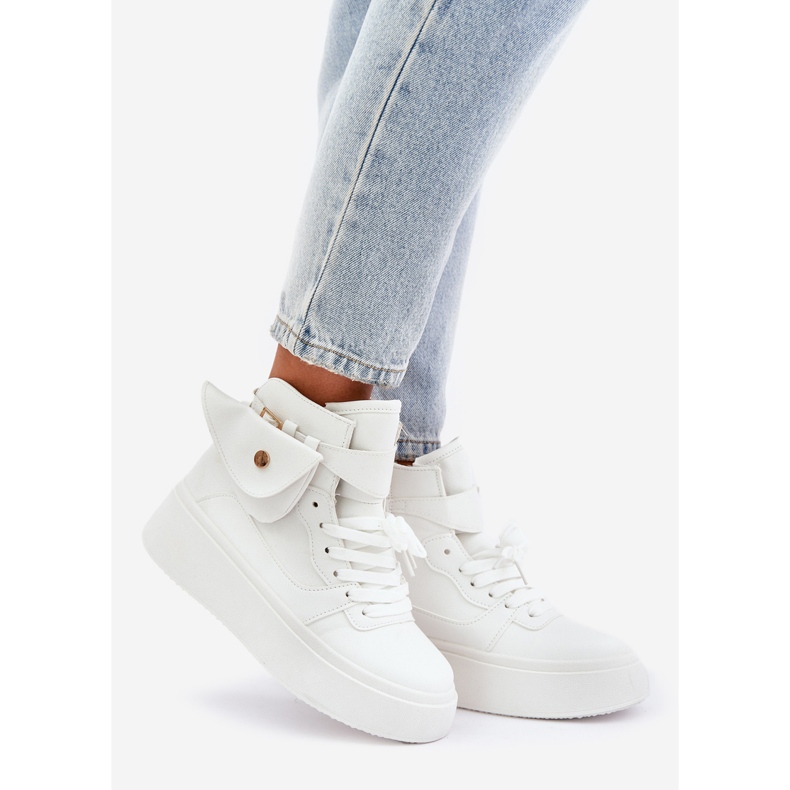 Sneaker alte con una bustina sulla piattaforma bianca 1