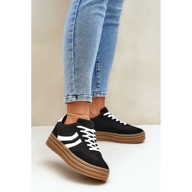 Sneaker eleganti sulla piattaforma in bianco e nero 2