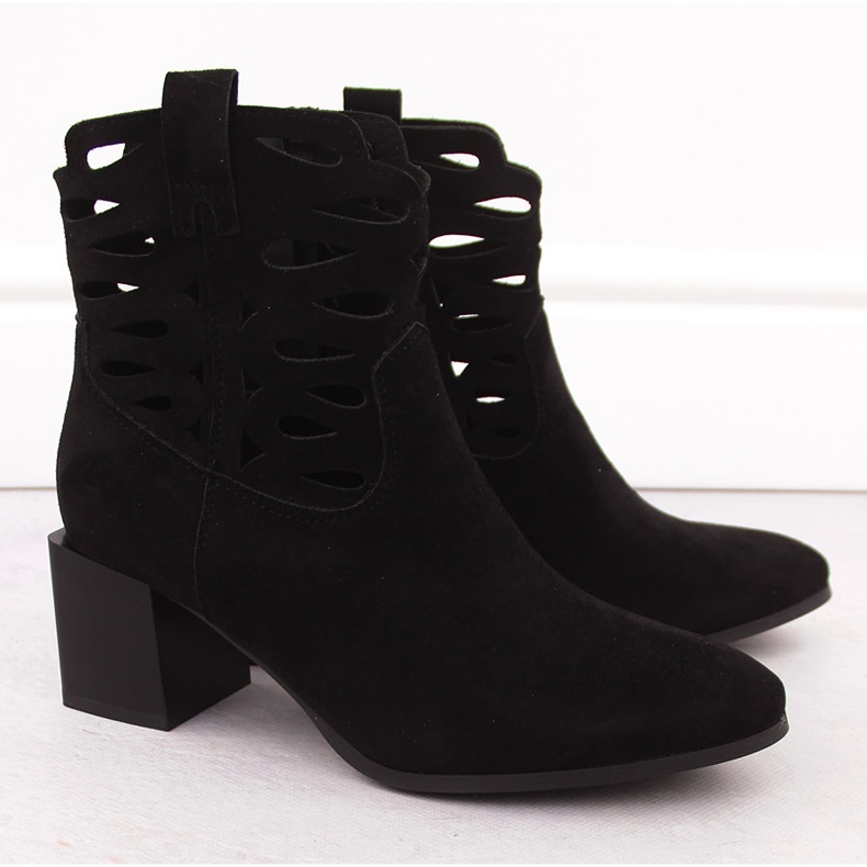 M. DASZYŃSKI Stivali da donna sul post in pelle scamosciata di Black Openwork nero 2