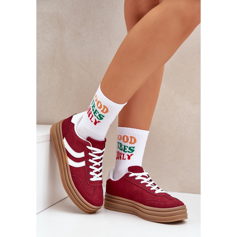 Sneaker eleganti sulla piattaforma bordeautica rosso 2
