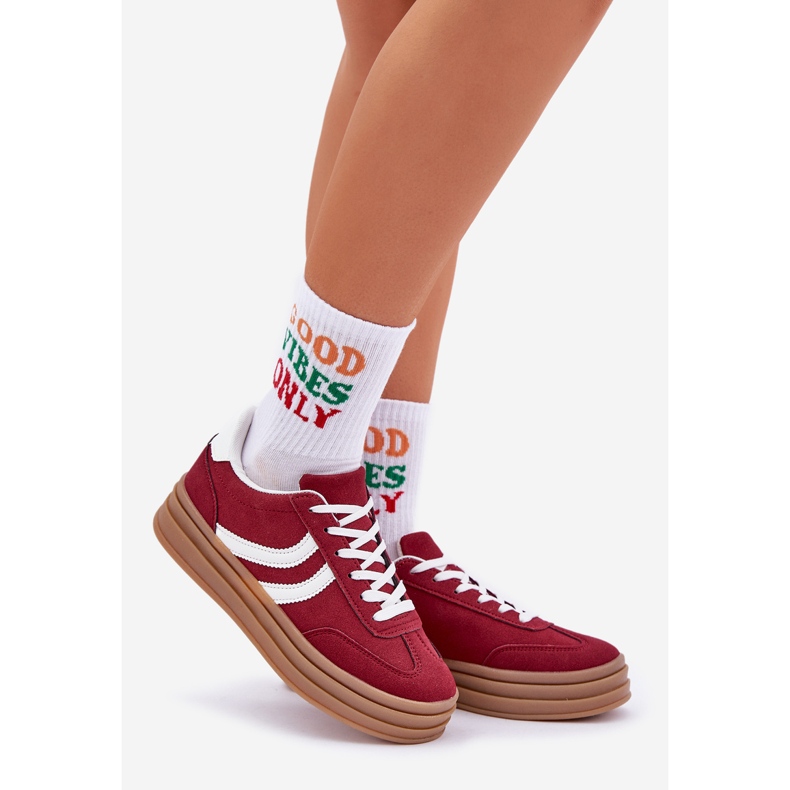 Sneaker eleganti sulla piattaforma bordeautica rosso 1