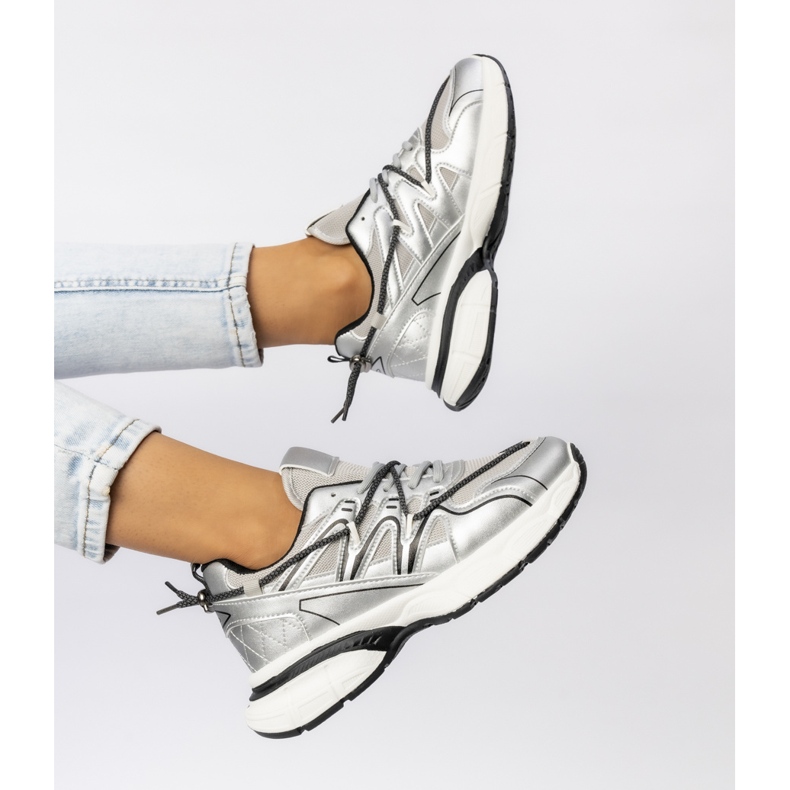 Sneaker d'argento femminile sulla piattaforma 2