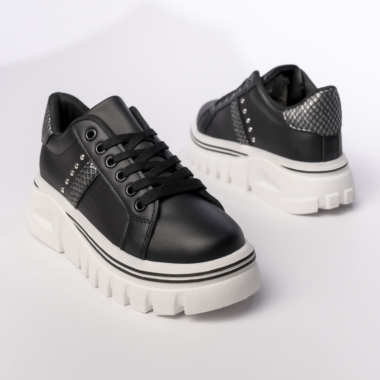 Sneaker femminili sulla piattaforma nera con strass nero 1