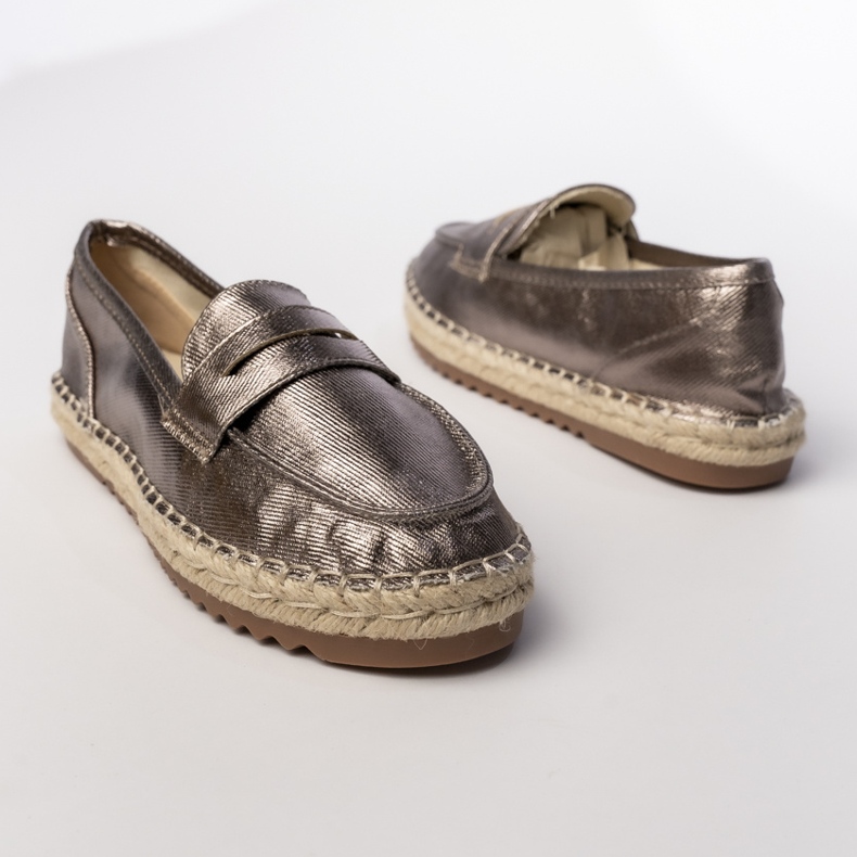 Mocassini metallici marroni delle donne espadrilles marrone 1
