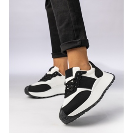 Sneaker sportive in bianco e nero femminile 2