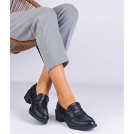 Pompe ecologiche nere su un post basso nero 2