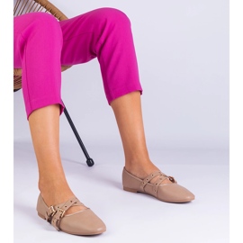 Ballerine beige realizzate in ecologio decorate con fibbie 1
