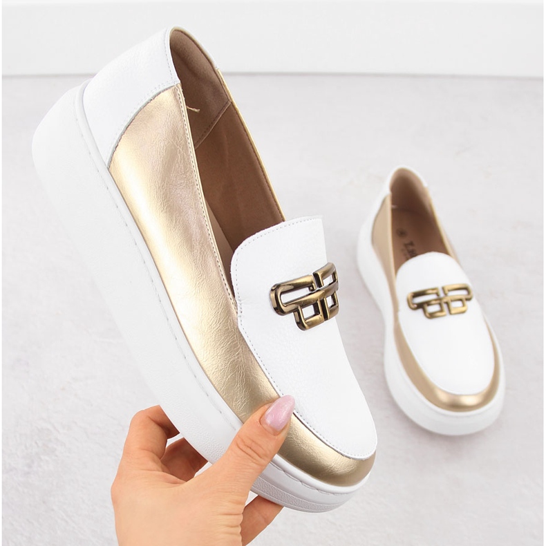Scarpe in pelle da donna sulla piattaforma in oro bianco T.Sokolski W25-499 1