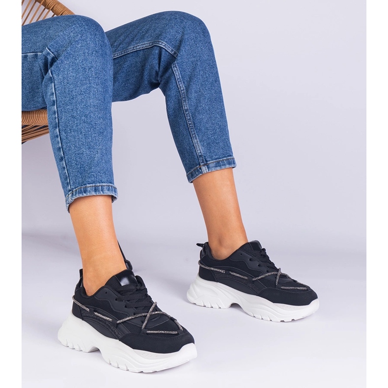Sneaker da donna nera decorate con una corda di zircone nero 1