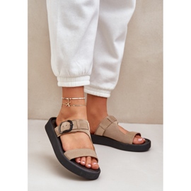 Flip di pelle scamosciata femminile sulla piattaforma beige Zazoo 3024 2