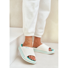 Infradito da donna sulla piattaforma Big Star NN274A038 White-Cham bianca 1