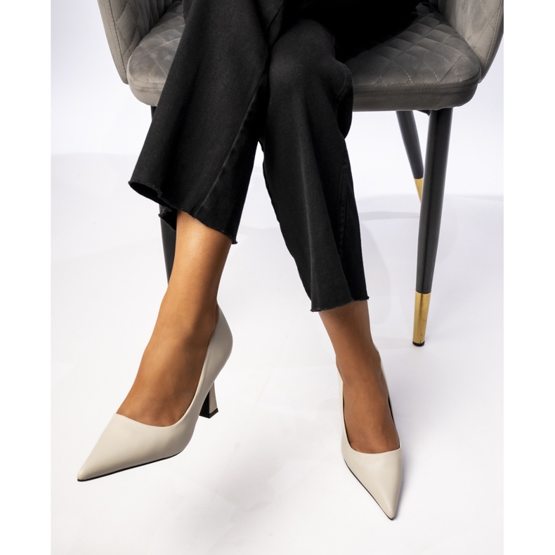 Pompe beige di Lorelle da donna 1