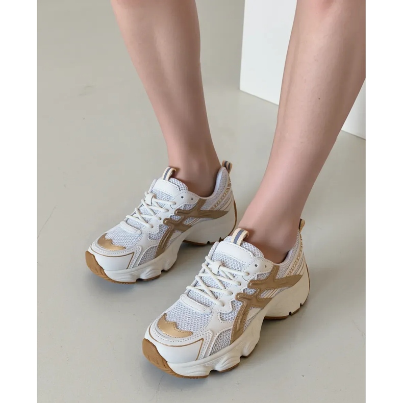 Sneaker beige da donna 2