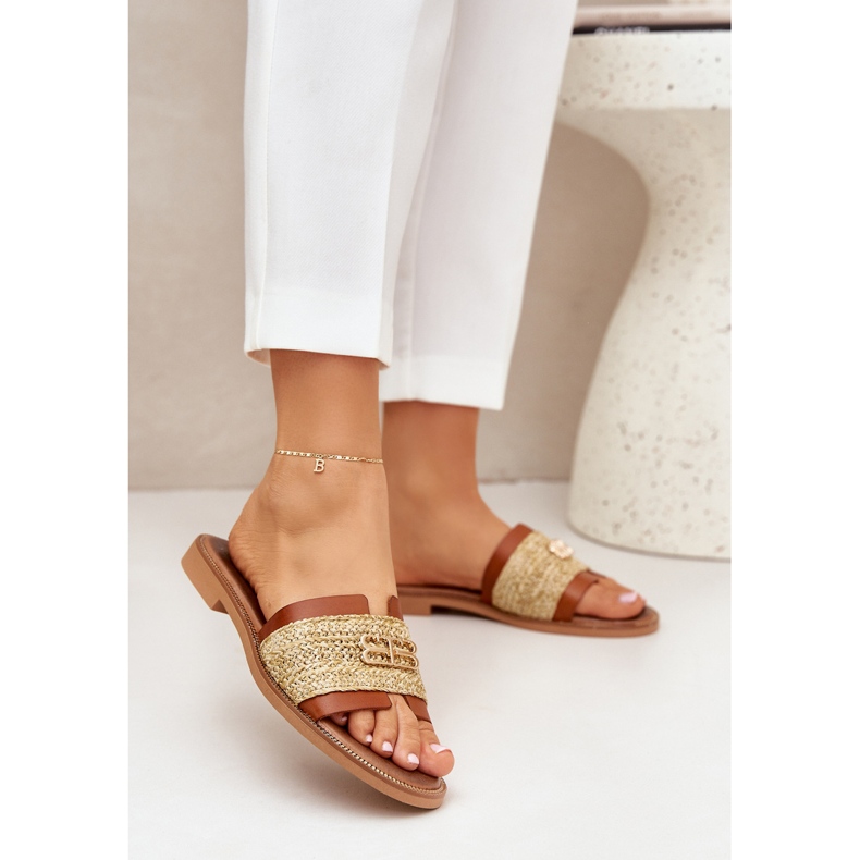 Flip in pelle con un dettaglio decorativo e una treccia zazoo 40426 marrone 2