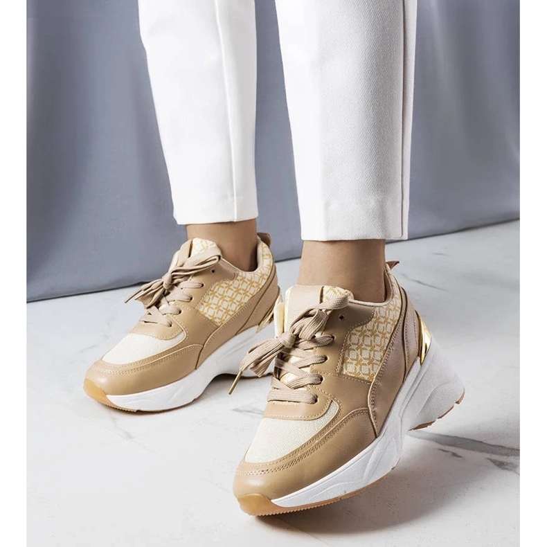 D/GMR Sneakers beige decorate con il monogramma Lora 1