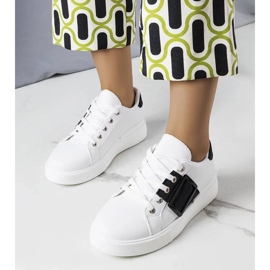 D/GMR Sneakers bianche decorate con una fibbia Erin nera bianca 1