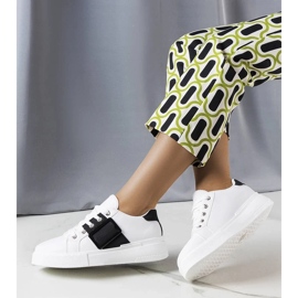 D/GMR Sneakers bianche decorate con una fibbia Erin nera bianco 2