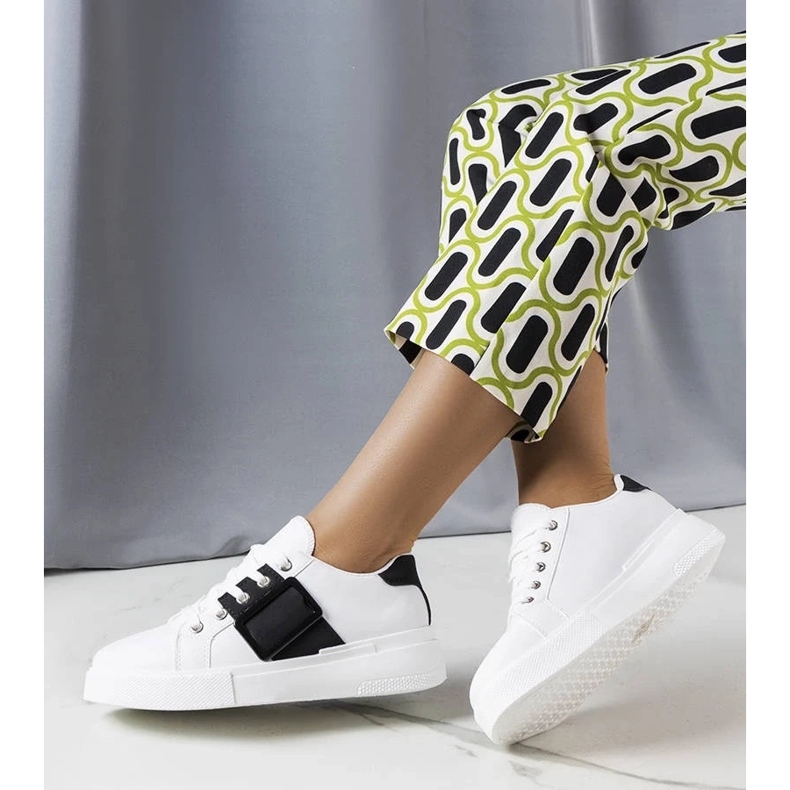 D/GMR Sneakers bianche decorate con una fibbia Erin nera bianca 2