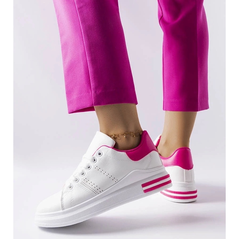 D/GMR Sneakers bianche con un accento rosa di Davisson bianco 1