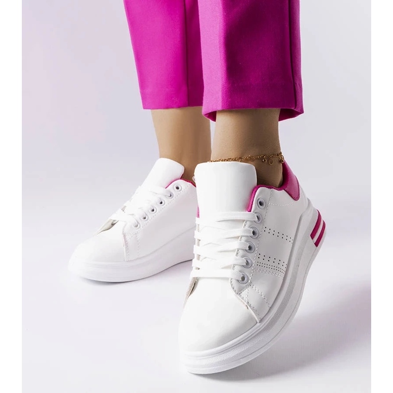 D/GMR Sneakers bianche con un accento rosa di Davisson bianco 2