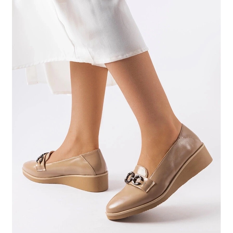 D/GMR Mocassini con zeppa laccati beige di Erin 2