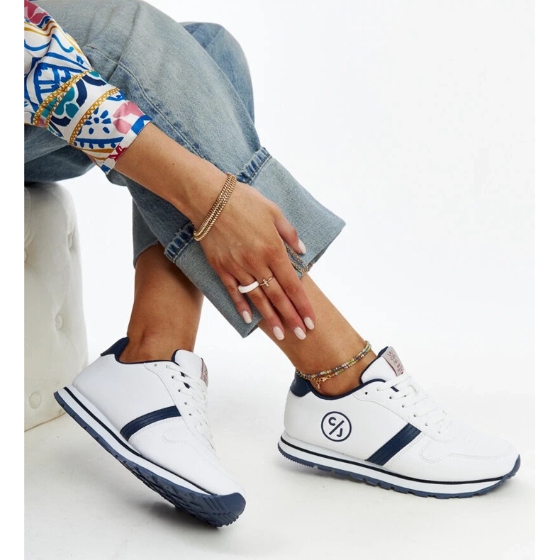 Sneakers da donna bianche e blu navy di Cross Jeans bianca 2