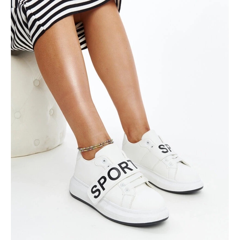 Sneaker bianche sulla piattaforma Ayna bianco 1