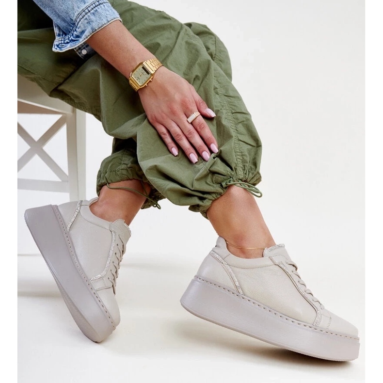 Sneakers Karino in pelle beige scuro con strass 1