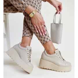 Sneaker con zeppa Karino in pelle beige 1