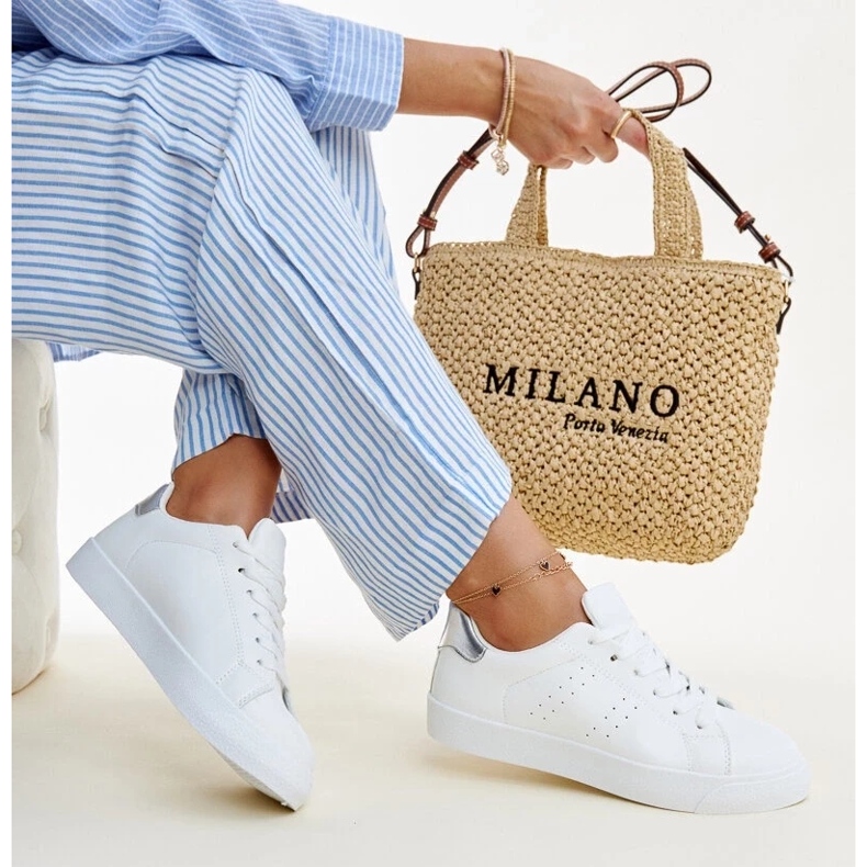 Sneakers Akila bianche e argento bianco 2