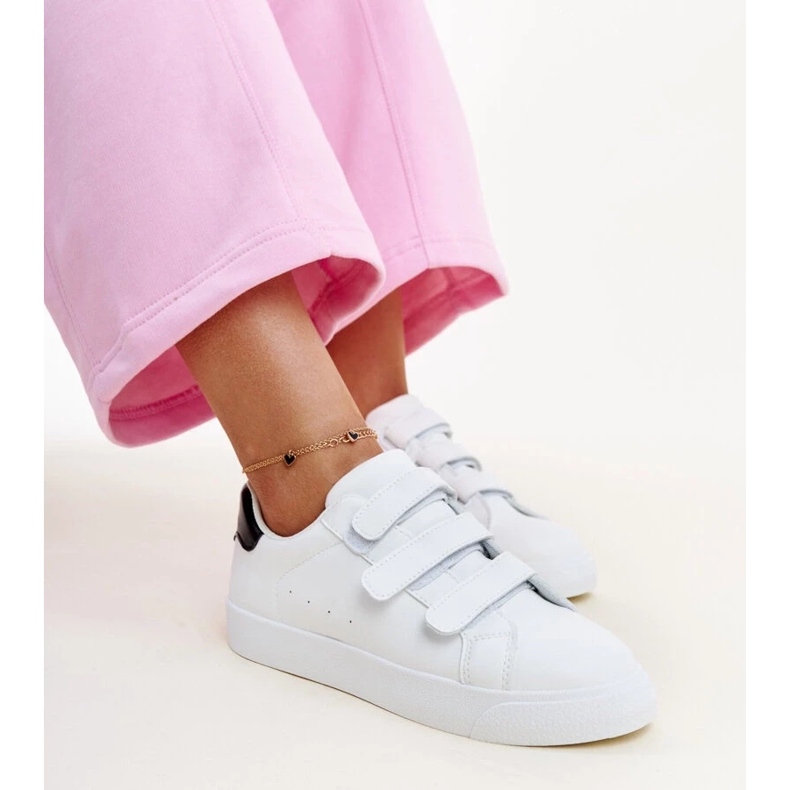 Sneakers bianche e nere con velcro di Samala bianco 1