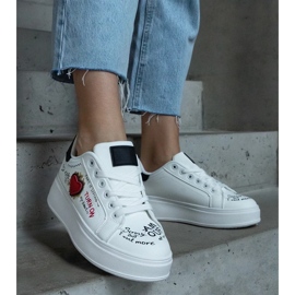 D/CEO Sneaker bianche decorate con patch e scritte sulla piattaforma Etara bianca 2