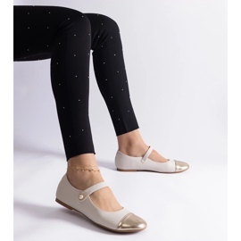 D/CEO Ballerine beige e oro con punta in vernice, chiuse con velcro Jaures 1
