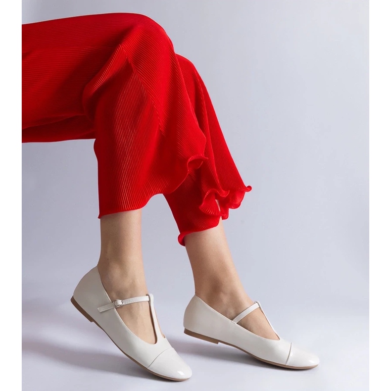D/CEO Ballerine bianche con punta in vernice, chiuse con fibbia Gloriana bianco 2