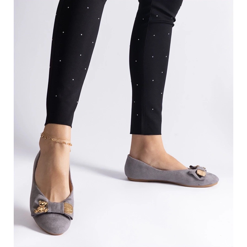 D/CEO Ballerine grigie decorate con fiocco e spilla Esdras grigio 2