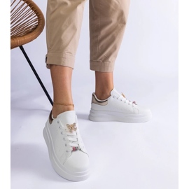 D/CEO Sneaker bianche sulla piattaforma decorate con una disposizione a farfalla bianco 2