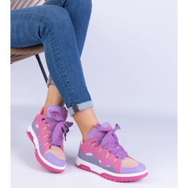 Sneaker da donna rosa con allacciatura decorativa 1
