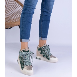 Sneaker verdi con lacci spessi e glitter verde 1