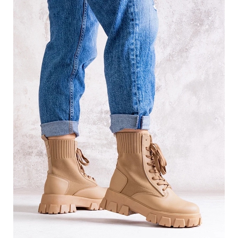 D/CEO Stivaletti beige con tomaia flessibile di Zogba 1