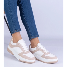 Sneaker marroni su una suola spessa marrone 1
