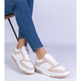 Sneaker marroni su una suola spessa marrone 2