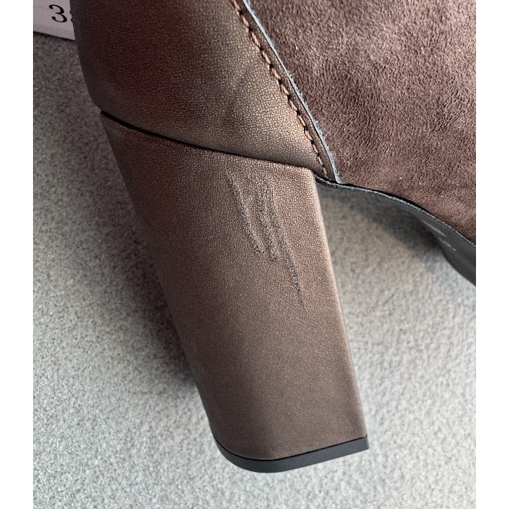Décolleté con tacco alto in pelle scamosciata Laura Messi 2702 Marrone 2