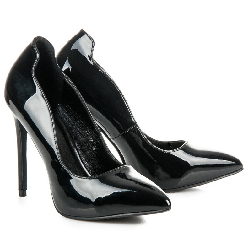 Via Giulia  Spille a punta verniciate nero 1