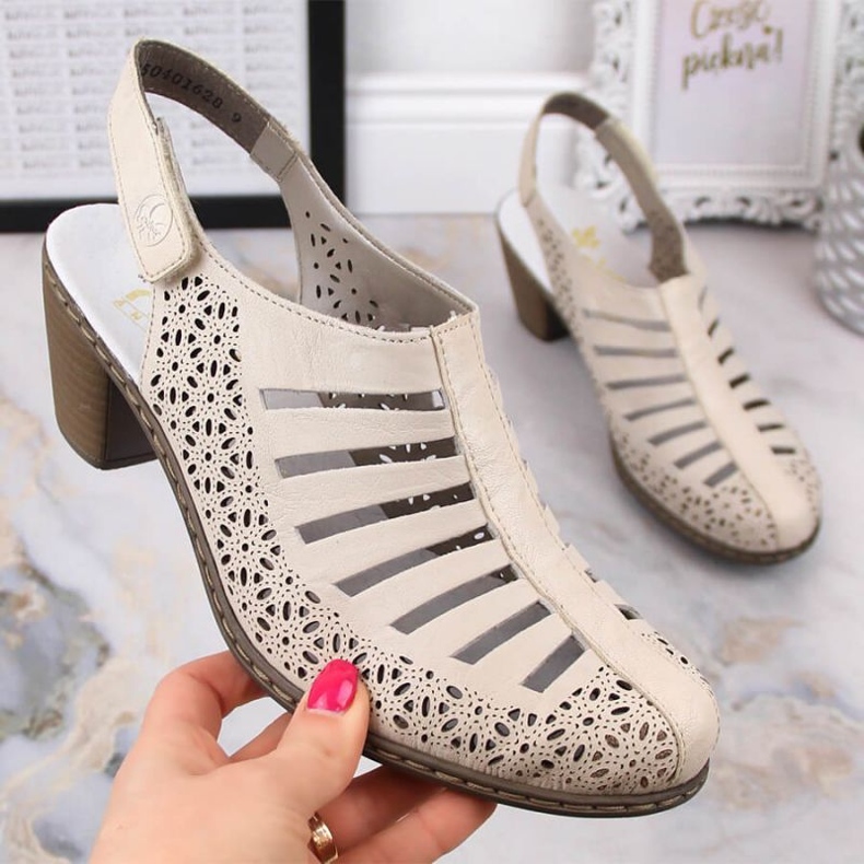Sandali Rieker W RKR49B in pelle con tacco alto, colore beige 2