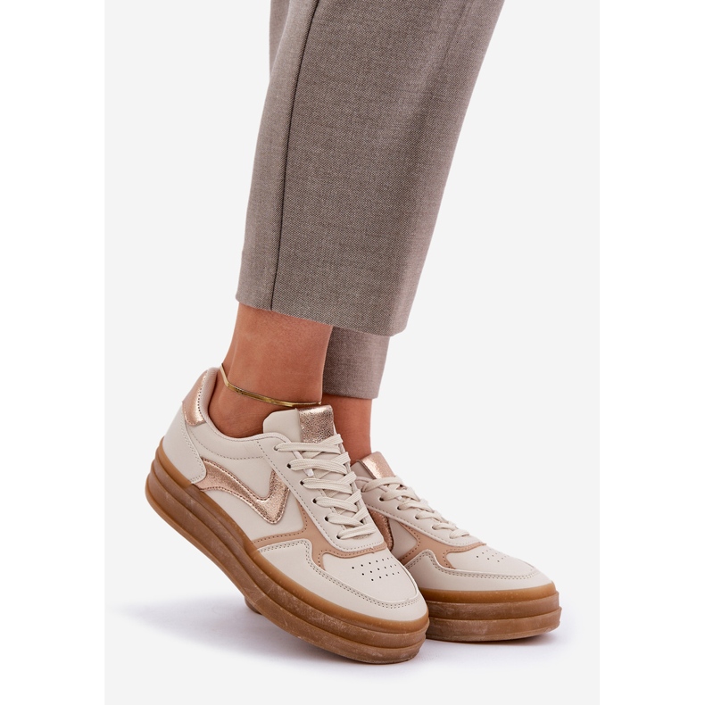 Sneakes femminile sulla piattaforma beige 1