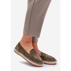 Espadrille da donna con una treccia di iuta su una piatta unica scura verde 1