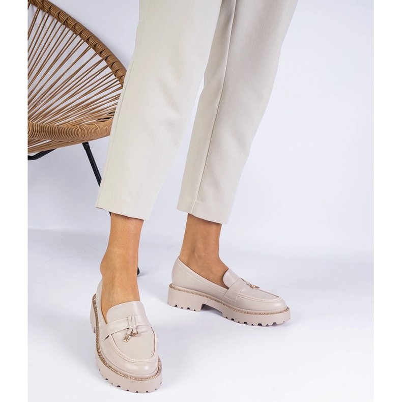 Mocassini beige decorati con strass 1