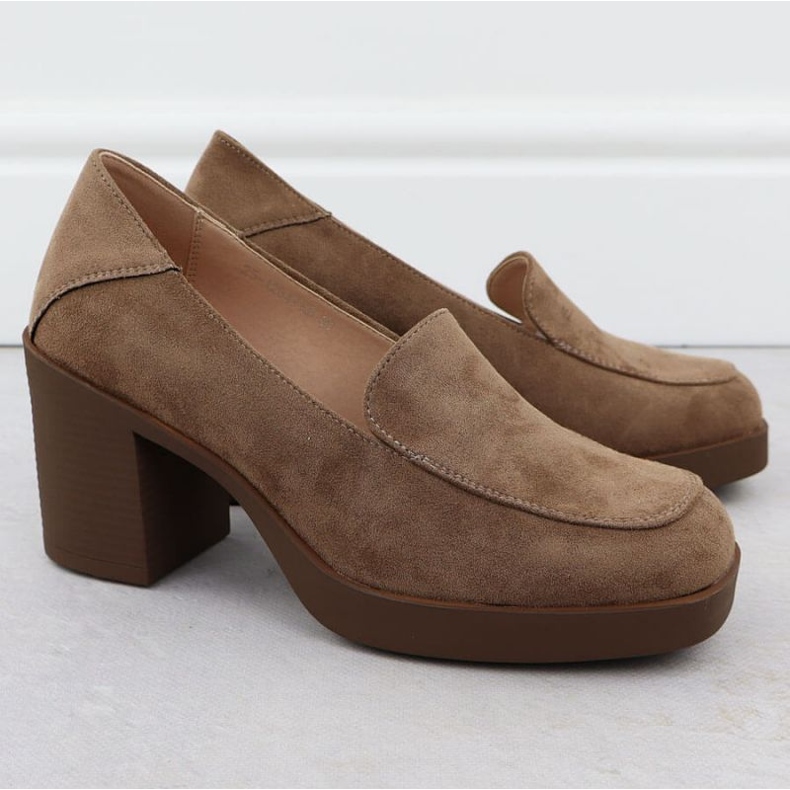 Potocki che evidenzia scarpe in SZ12547 WOL288b 2